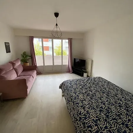 Grand Avec Loggia Apartment