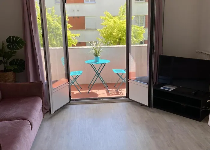 Apartment Grand Avec Loggia *